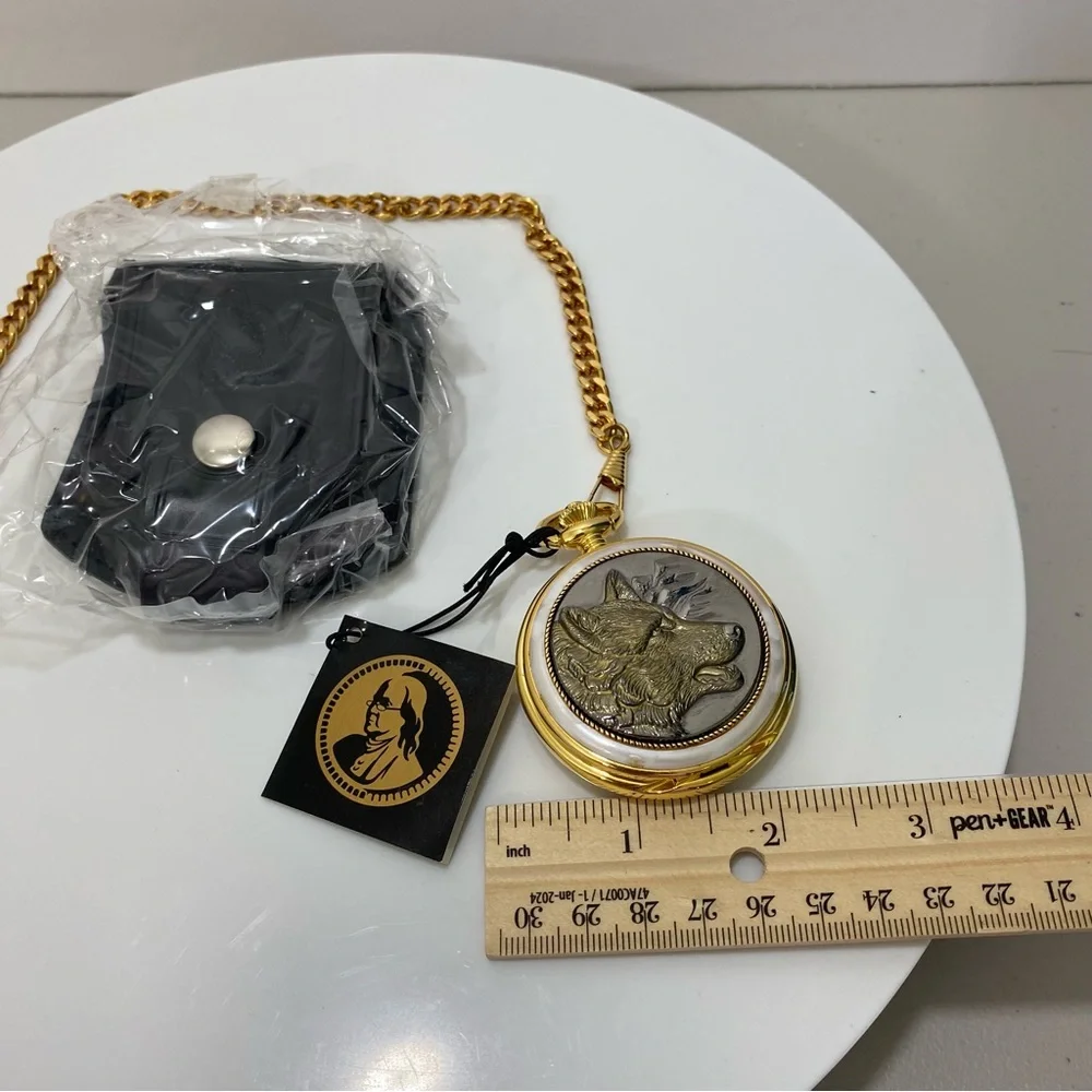 Franklin Mint Pocket Watch International The Spirit Of The Wolf Center Vintage‎